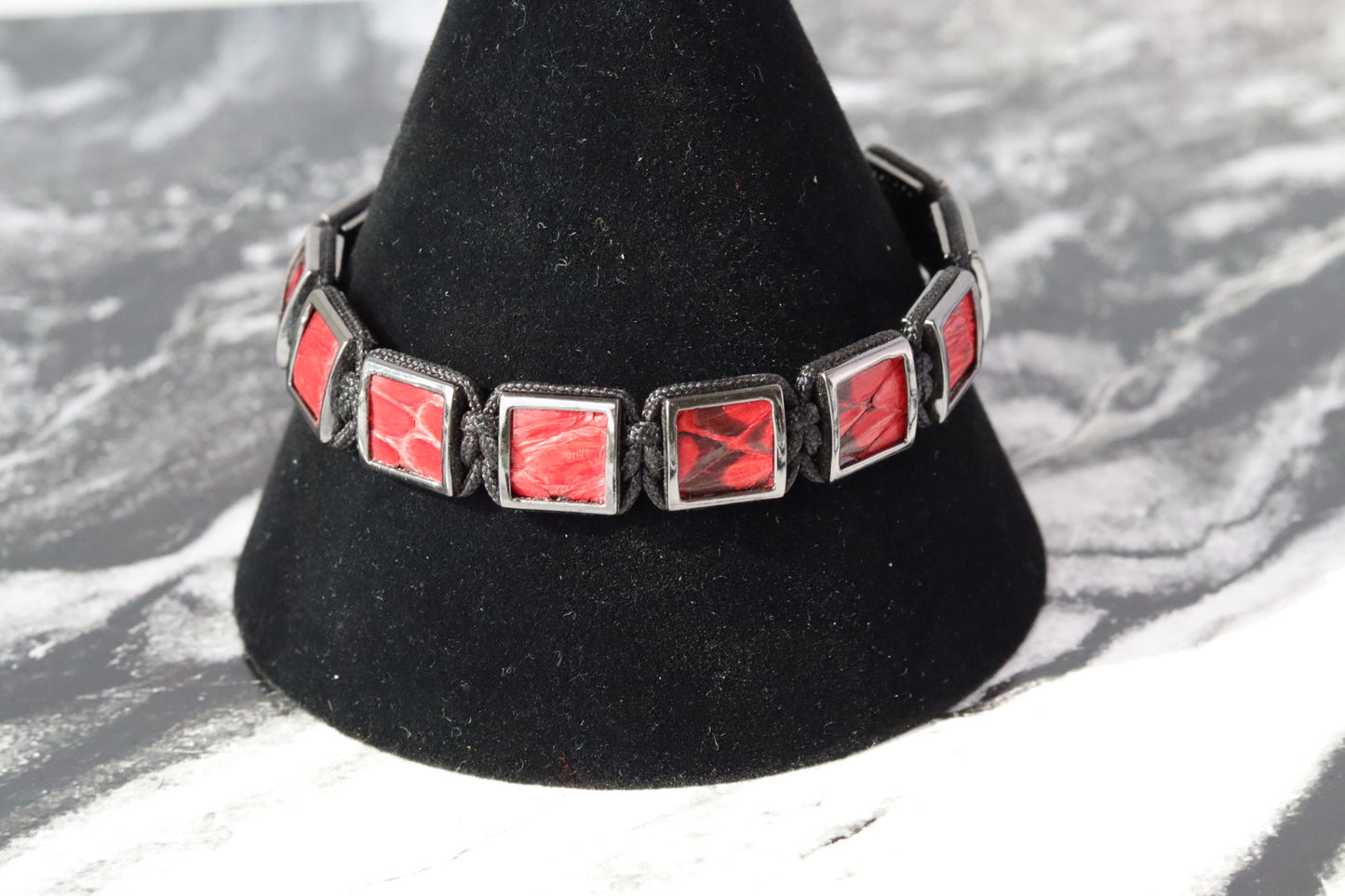 PULSERA TEJIDA CUERO
